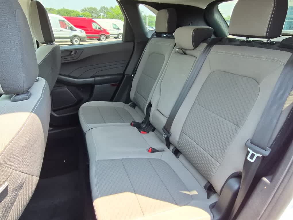 Used 2022 Ford Escape SE w/ SE Sport Appearance Package AWD/4WD image 7