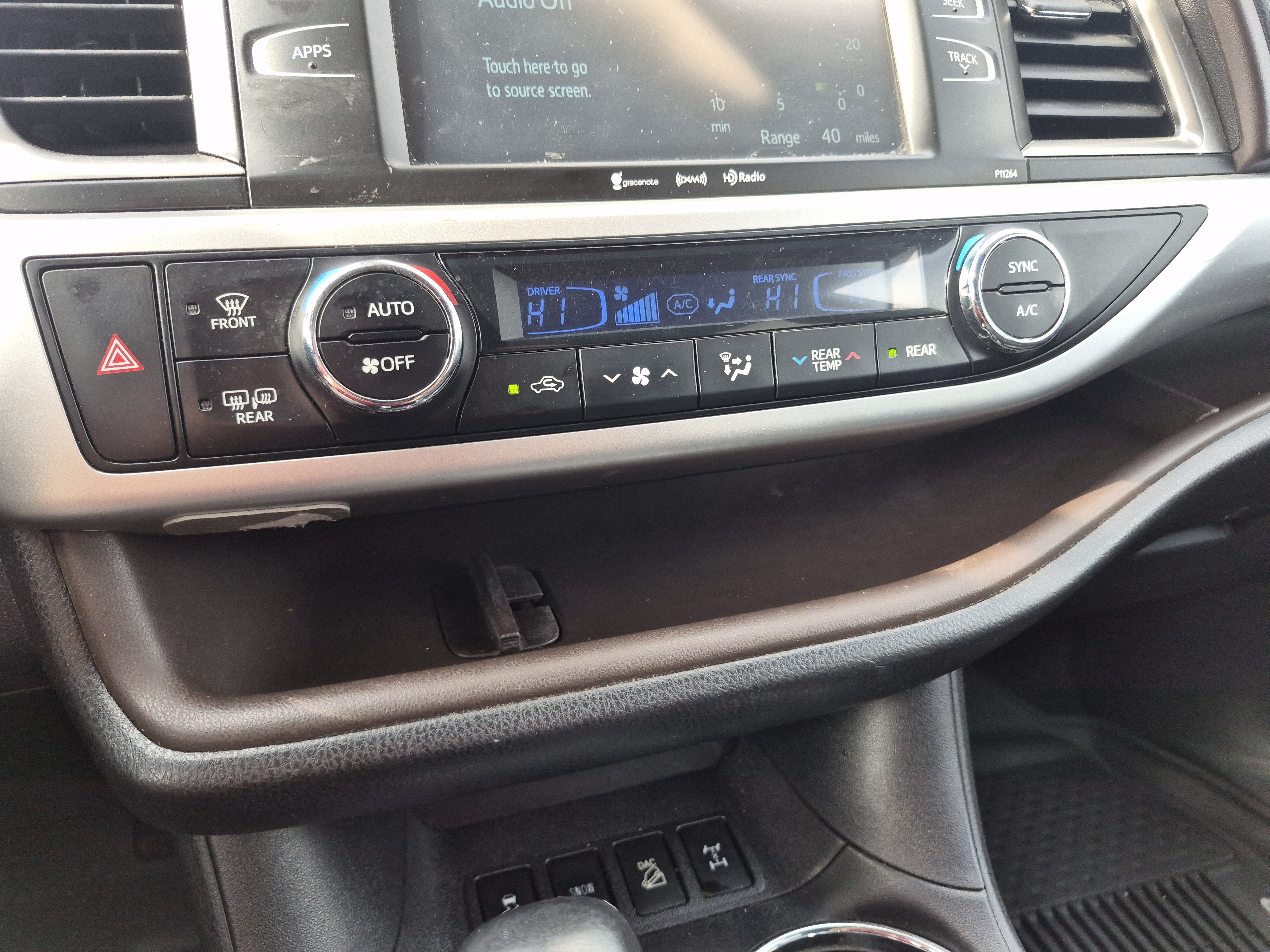 Used 2016 Toyota Highlander Plus AWD/4WD image 25