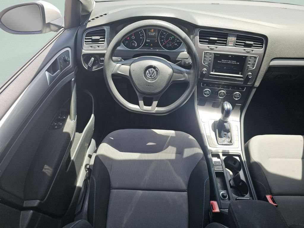 Used 2016 Volkswagen e-Golf SE w/ DC Fast Charging Package FWD image 4
