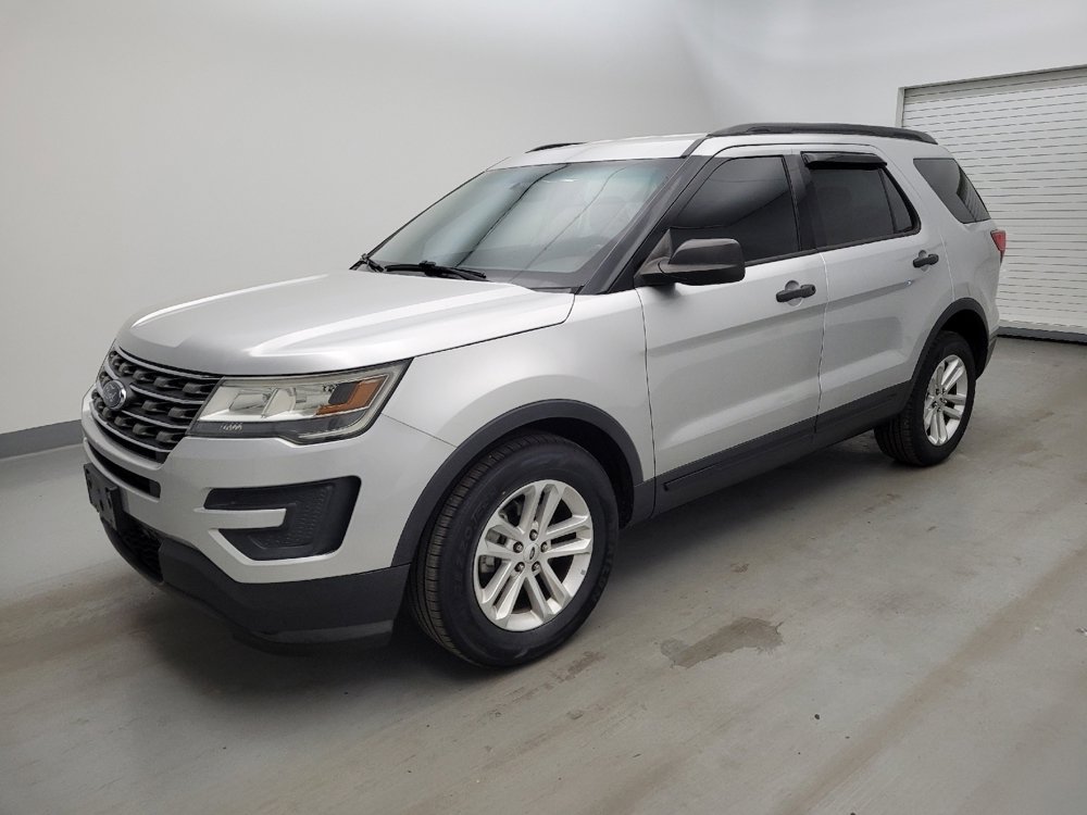 Used 2017 Ford Explorer FWD image 2