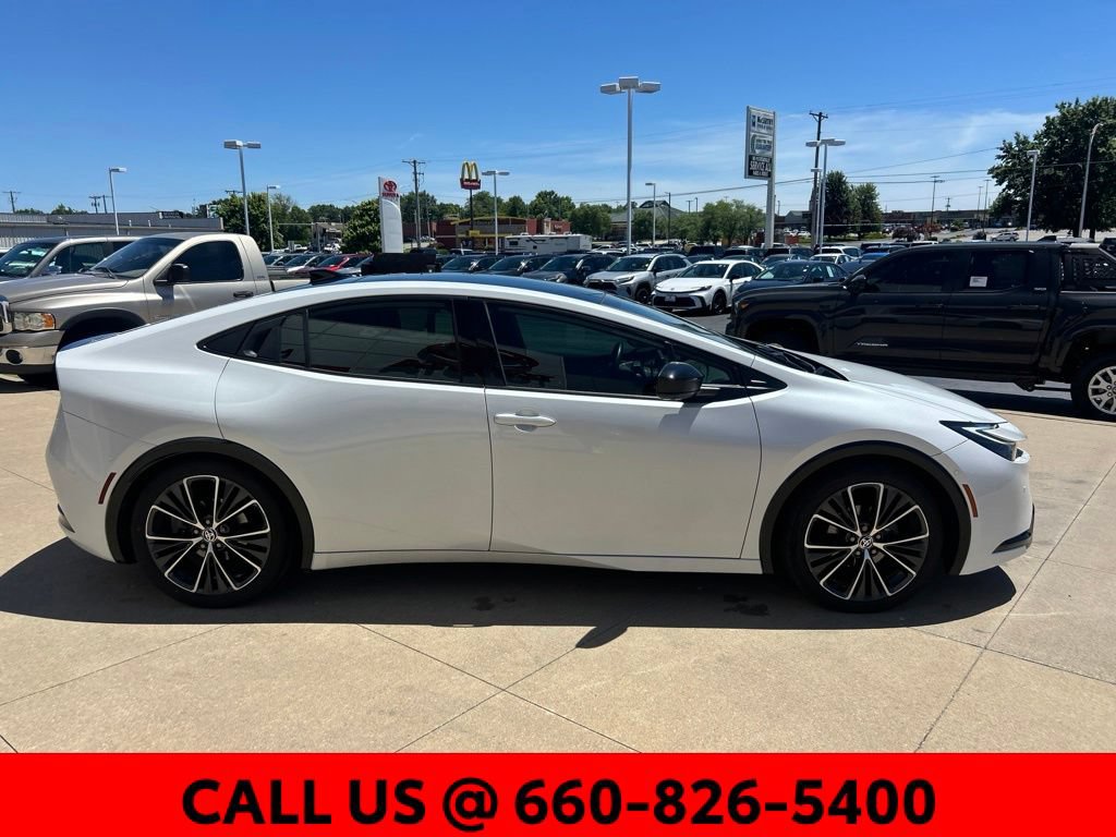 Used 2023 Toyota Prius Limited w/ Limited Premium Package FWD image 5