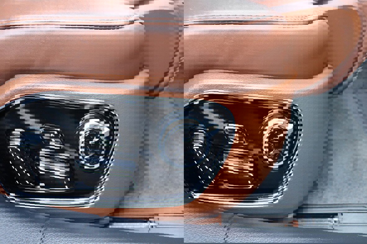 Used 2015 Audi A8 4.0T w/ Luxury Package image 24