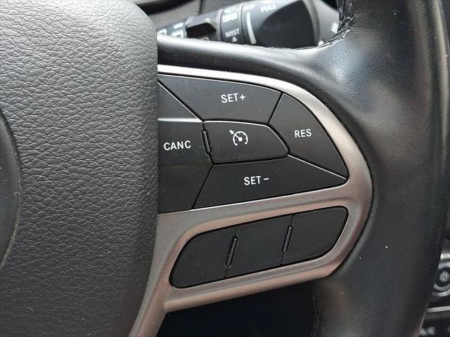 Certified 2019 Jeep Cherokee Latitude Plus w/ Comfort/Convenience Group AWD/4WD image 23