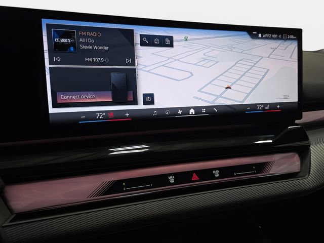 Certified 2025 BMW 550e xDrive w/ Premium Package image 17