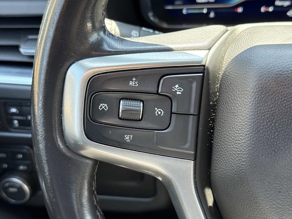 Used 2022 Chevrolet Suburban LT AWD/4WD image 17