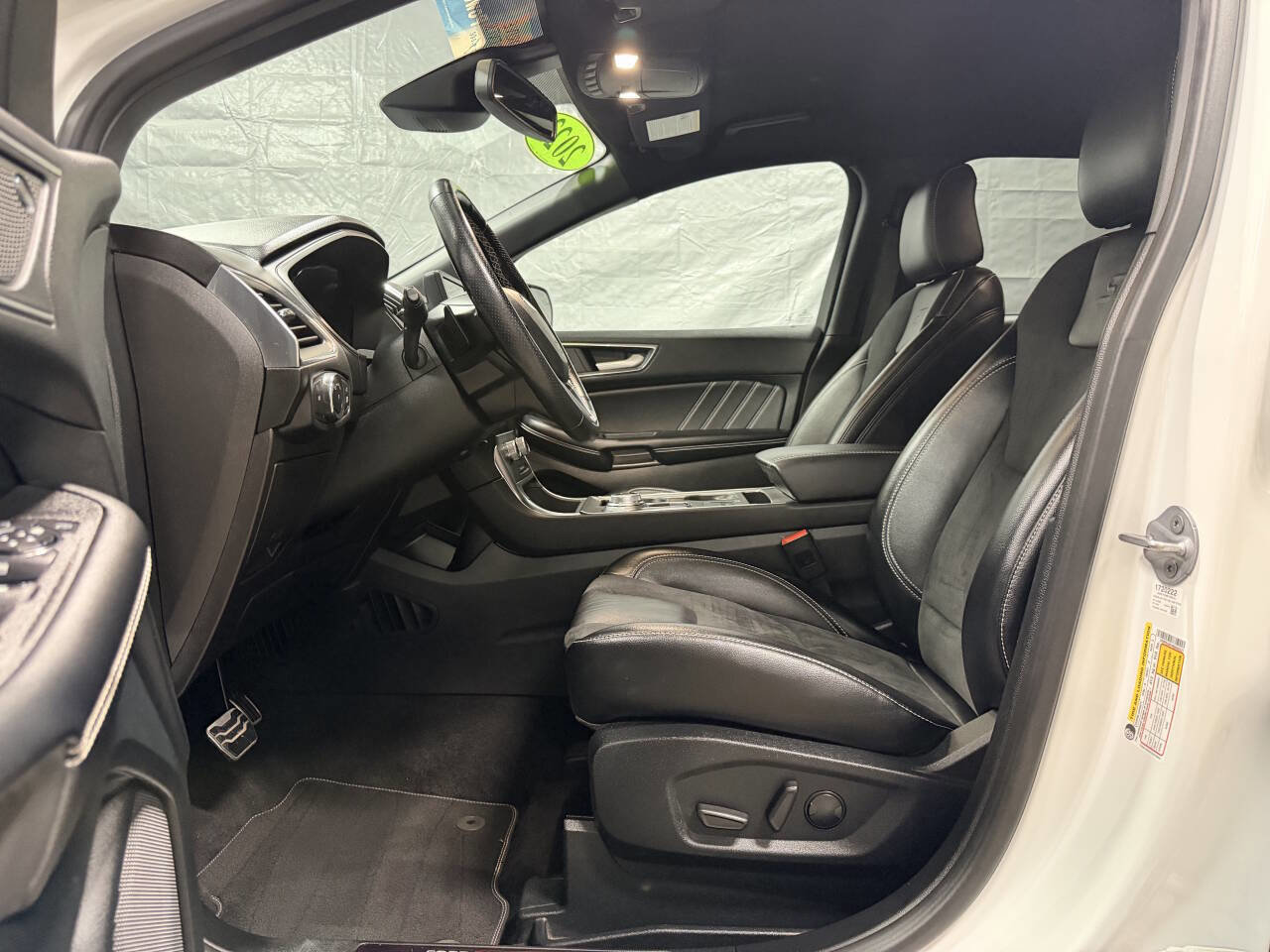 Used 2022 Ford Edge ST image 11