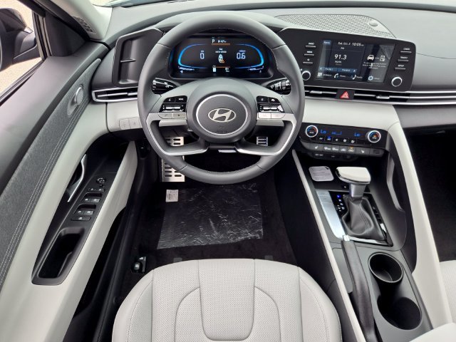 New 2026 Hyundai Elantra SEL Sport FWD image 7