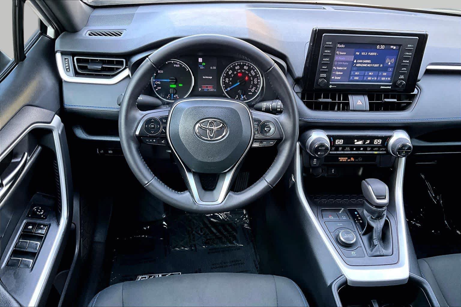 Used 2022 Toyota RAV4 SE AWD/4WD image 6
