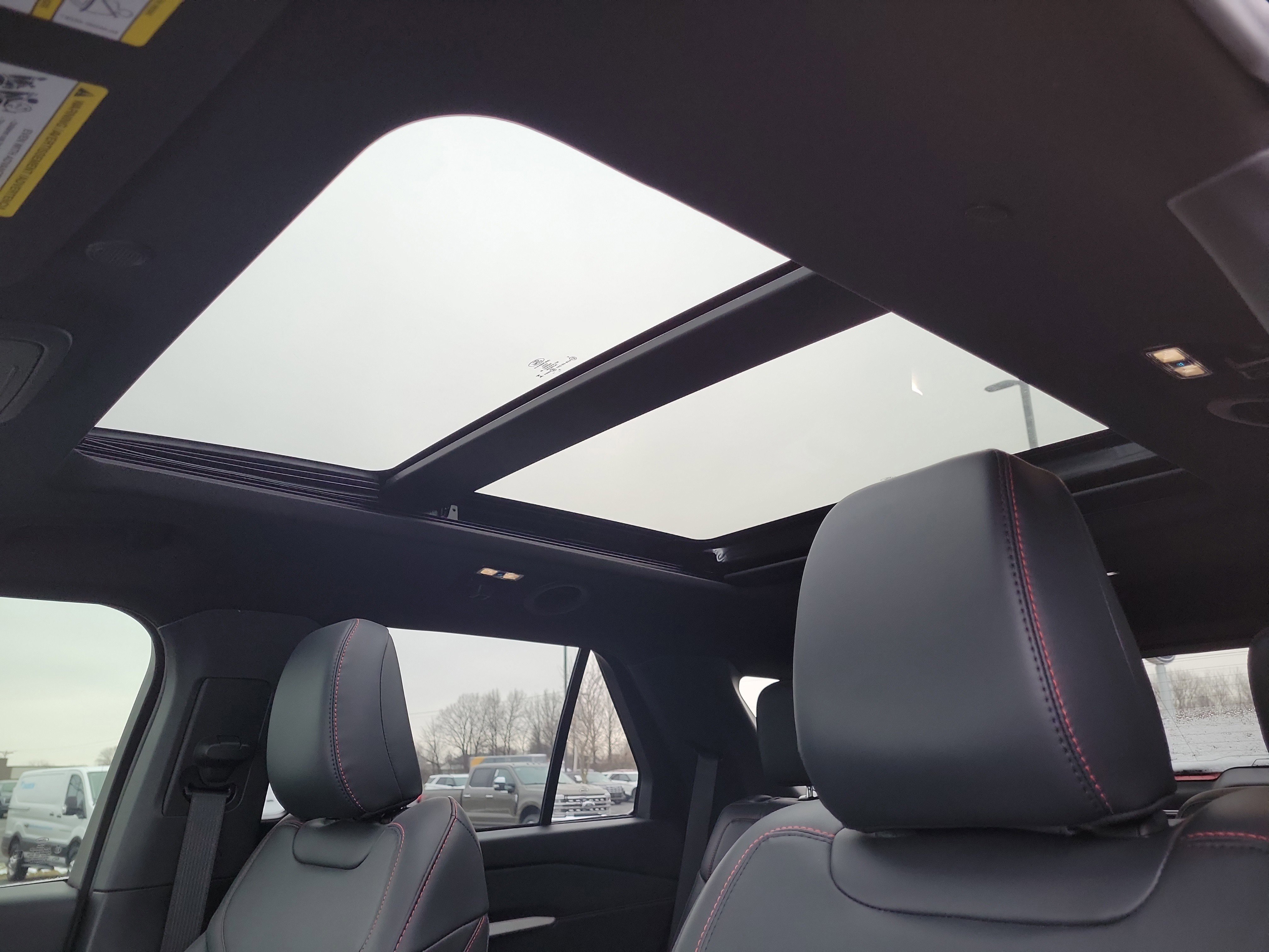 Certified 2025 Ford Explorer ST-Line w/ Premium Package image 22