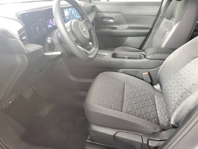 New 2026 Nissan Kicks SV w/ Cold Weather Package FWD image 15
