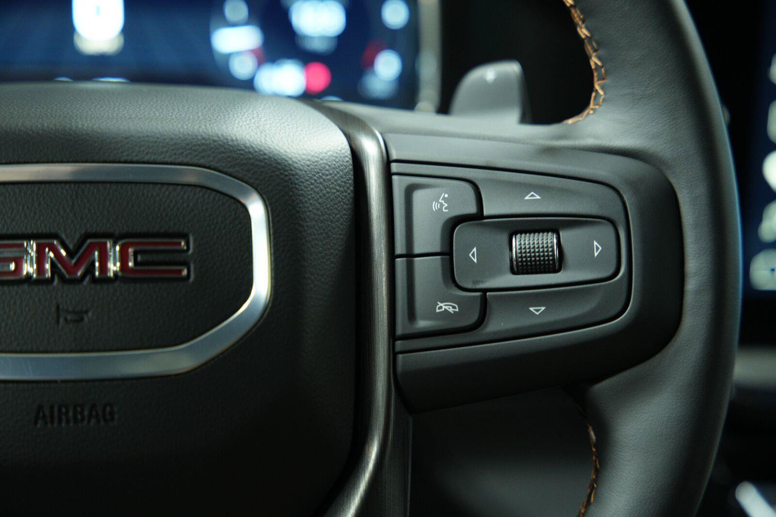 Used 2025 GMC Sierra 1500 AT4 w/ AT4 Premium Package AWD/4WD image 43