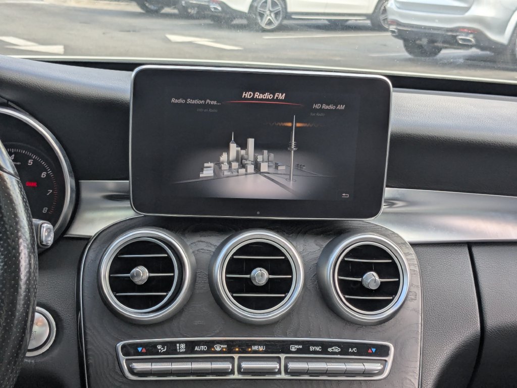 Used 2015 Mercedes-Benz C 300 4MATIC Sedan image 5