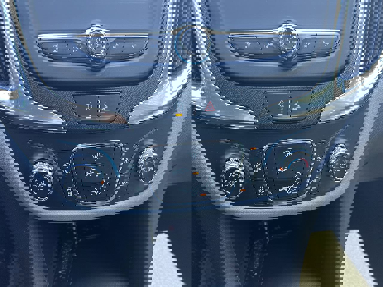 Used 2024 Chevrolet Equinox LS w/ LS Convenience Package FWD image 29