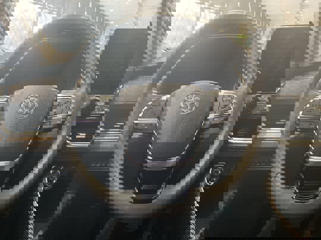 Used 2025 Toyota Grand Highlander AWD Hybrid image 17