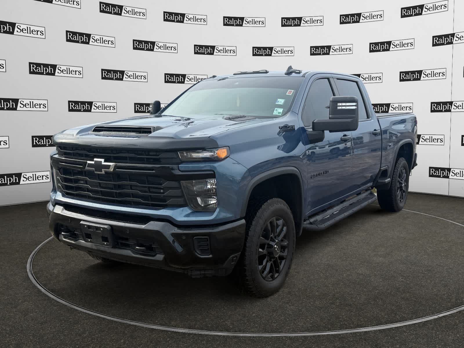 Used 2025 Chevrolet Silverado 2500 Custom w/ Custom Value Package AWD/4WD image 2