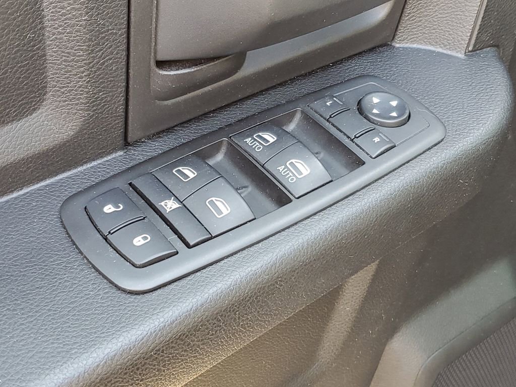 Used 2014 RAM 1500 Express AWD/4WD image 21