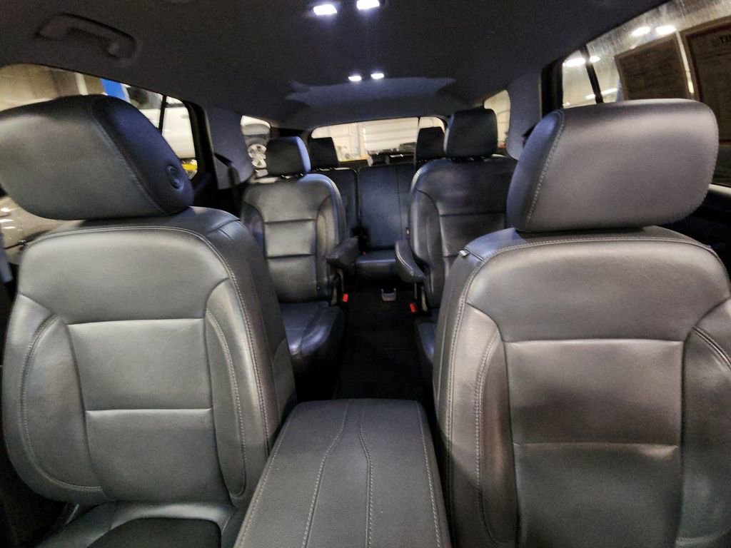 Used 2020 Chevrolet Traverse LT w/ LT Premium Package image 33