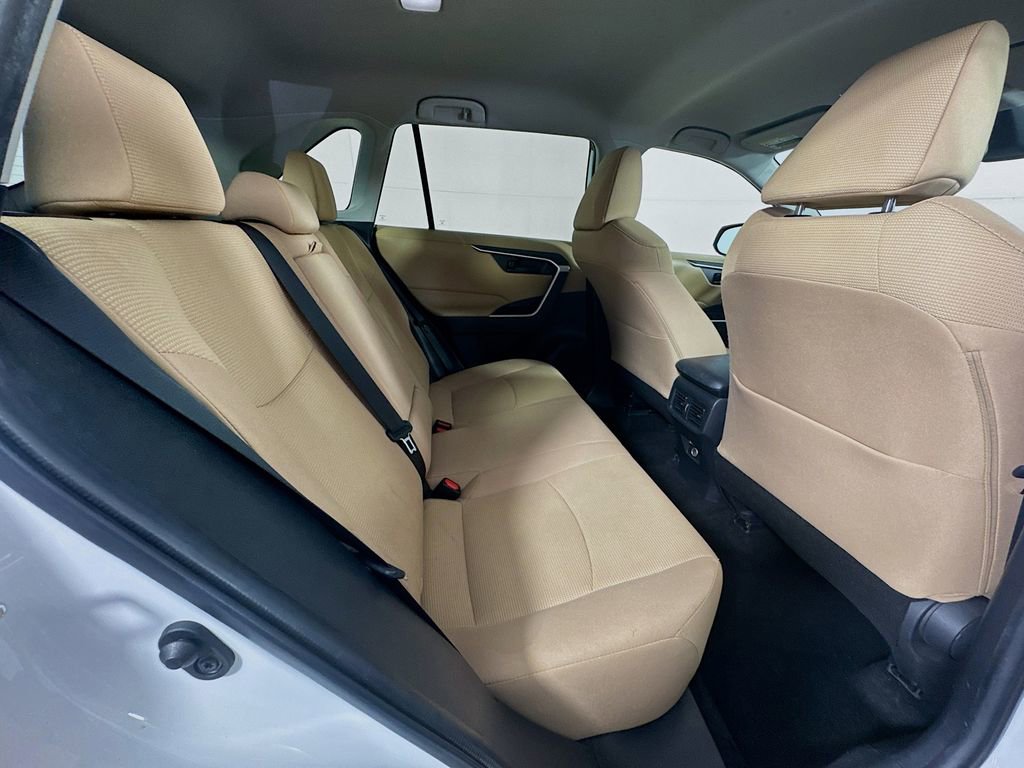 Used 2022 Toyota RAV4 LE image 32