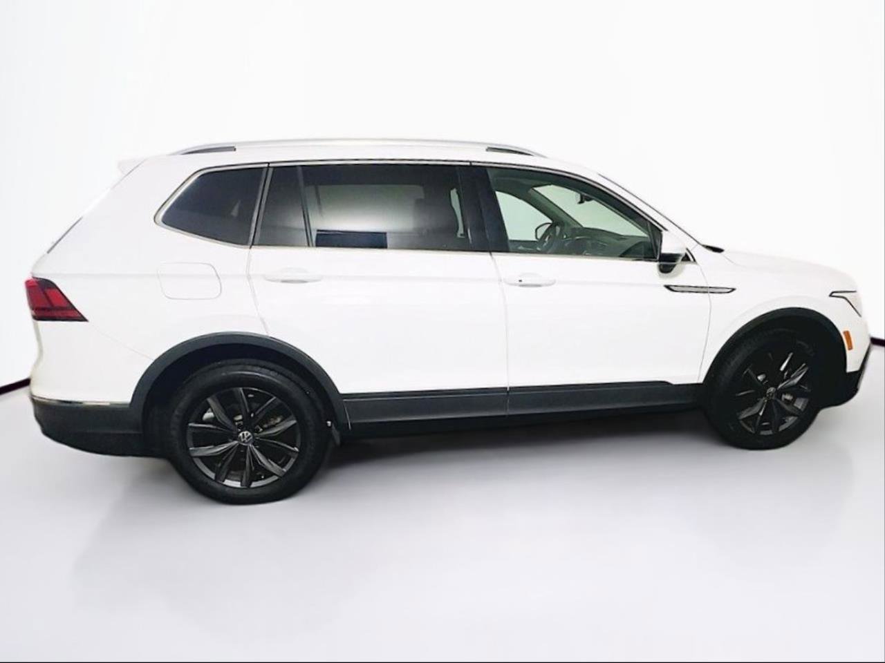 Used 2022 Volkswagen Tiguan SE image 10