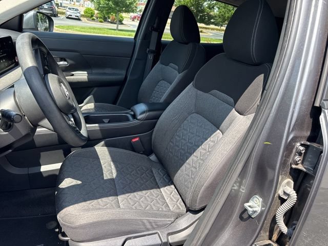 Used 2025 Nissan Kicks SV AWD/4WD image 4