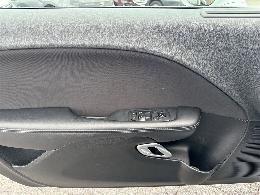 Used 2019 Dodge Challenger SXT image 15
