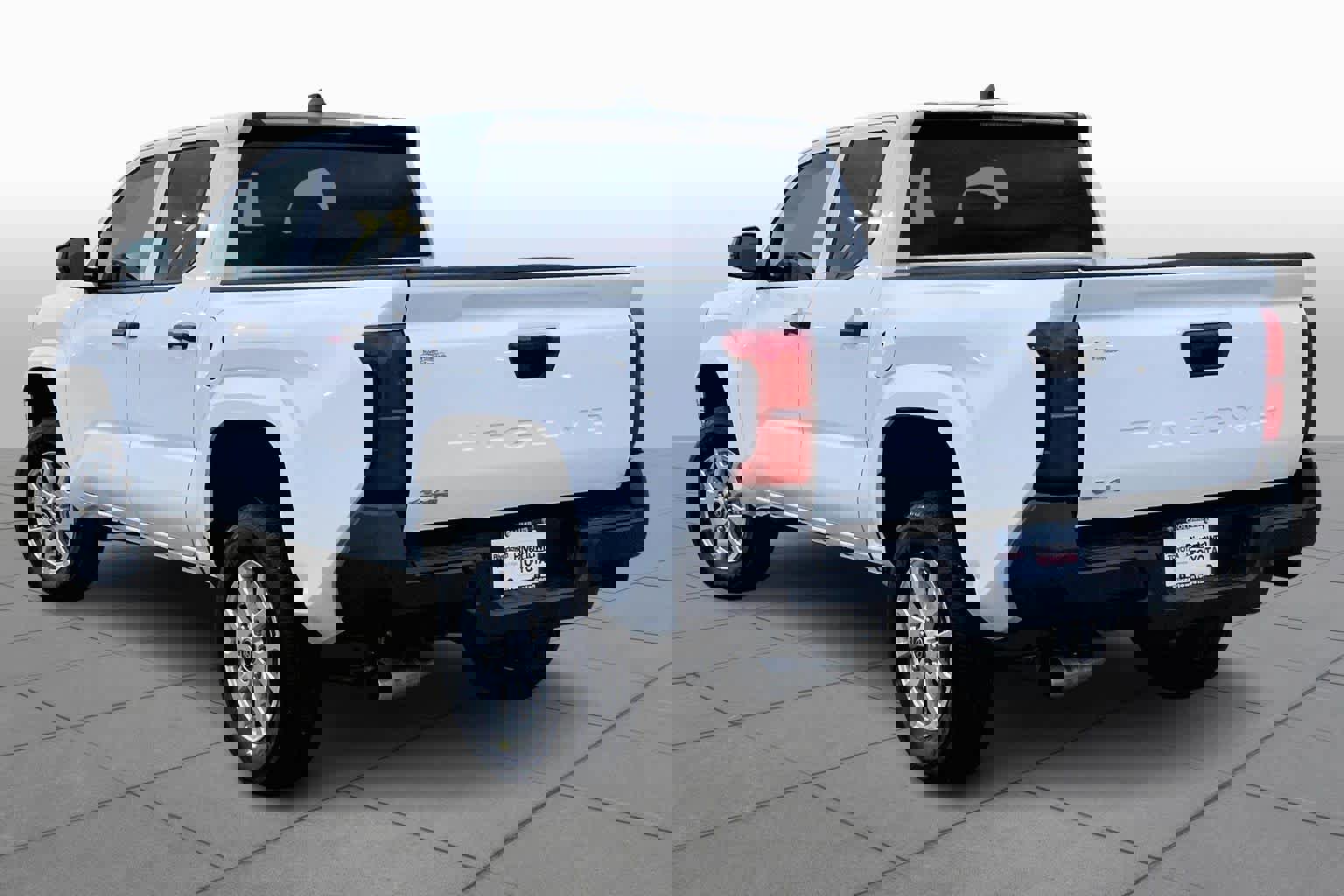 Used 2025 Toyota Tacoma SR image 11