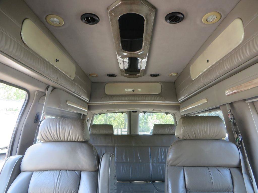 Used 2002 GMC Savana 1500 w/ SLE Marketing Option Pkg 3 RWD image 17