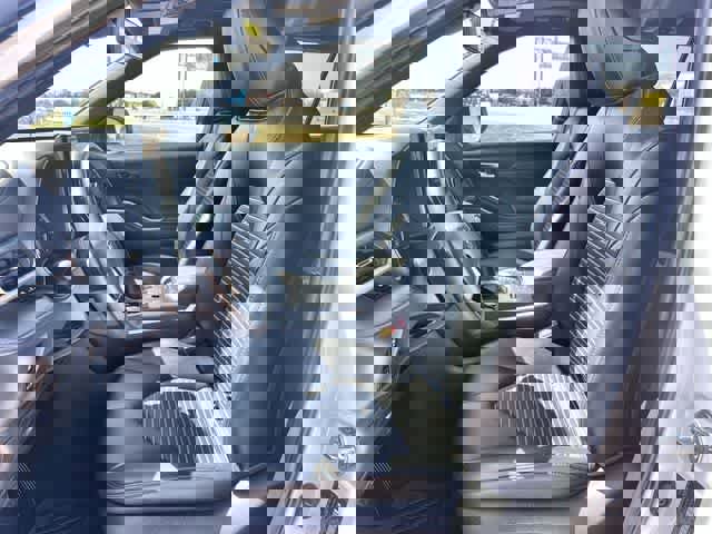 Used 2024 Toyota Highlander XSE FWD image 11