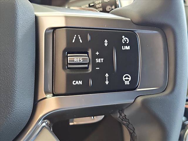 New 2025 Land Rover Discovery Dynamic SE AWD/4WD image 19