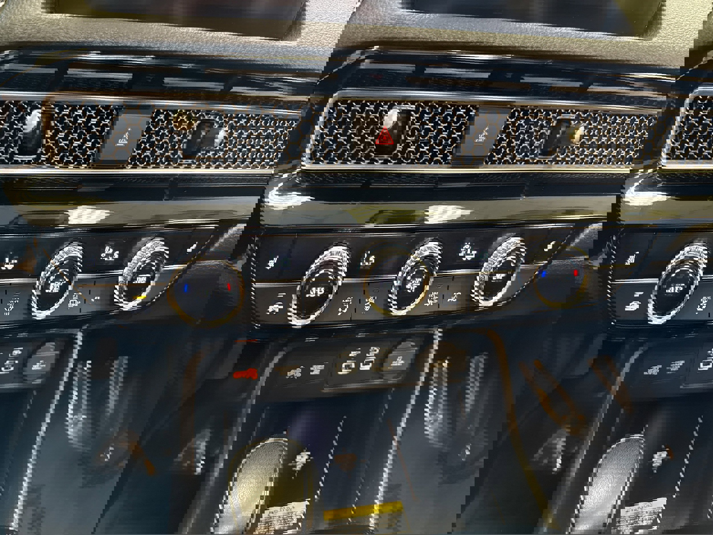 Used 2022 Honda Civic Touring image 36