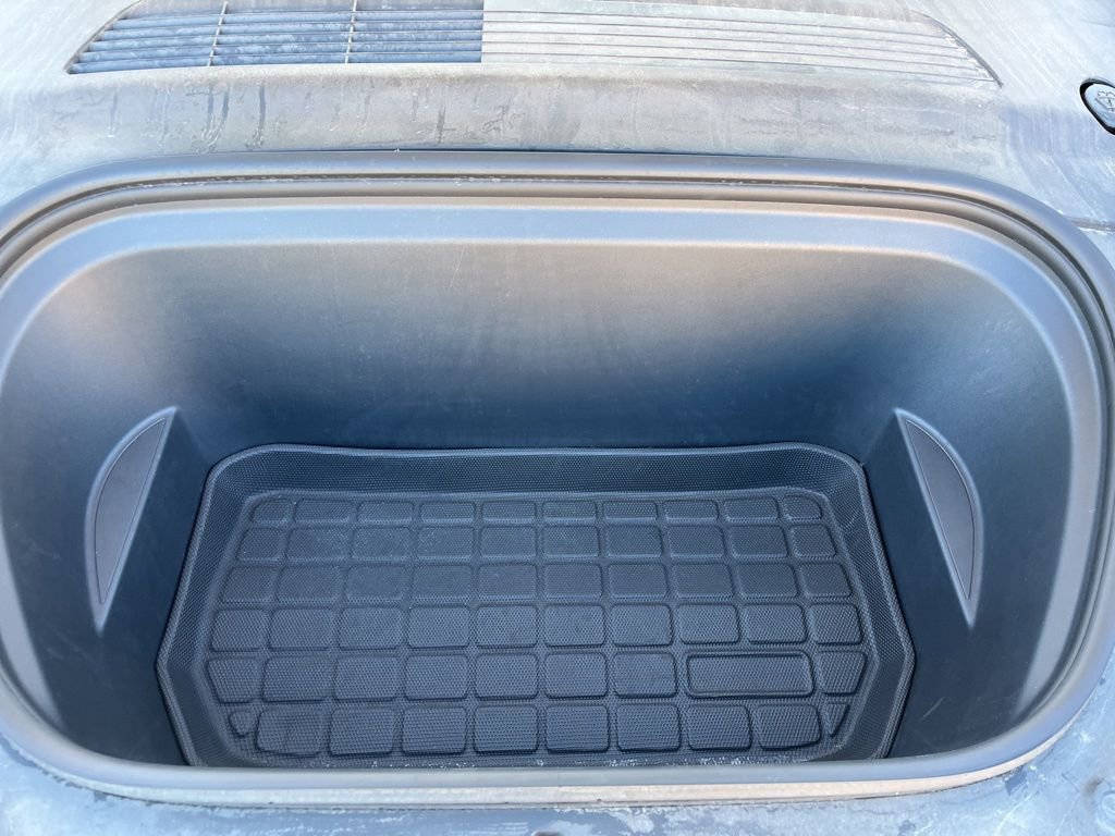 Used 2021 Tesla Model Y Long Range image 11