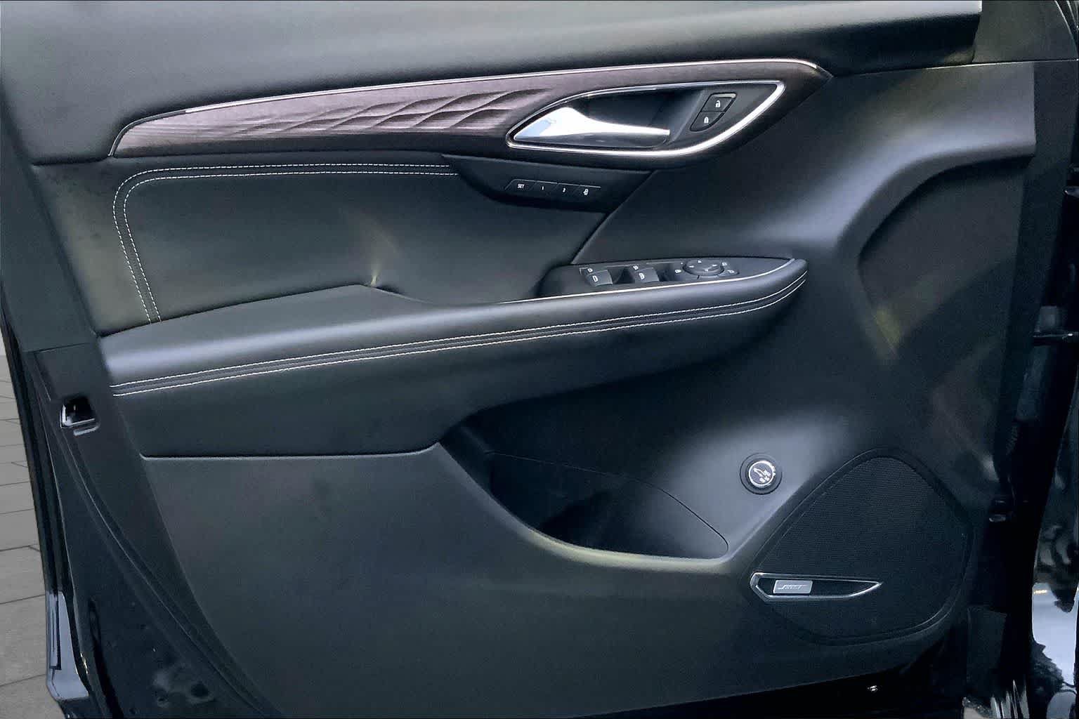 Used 2022 Buick Envision Avenir w/ Technology Package II FWD image 40