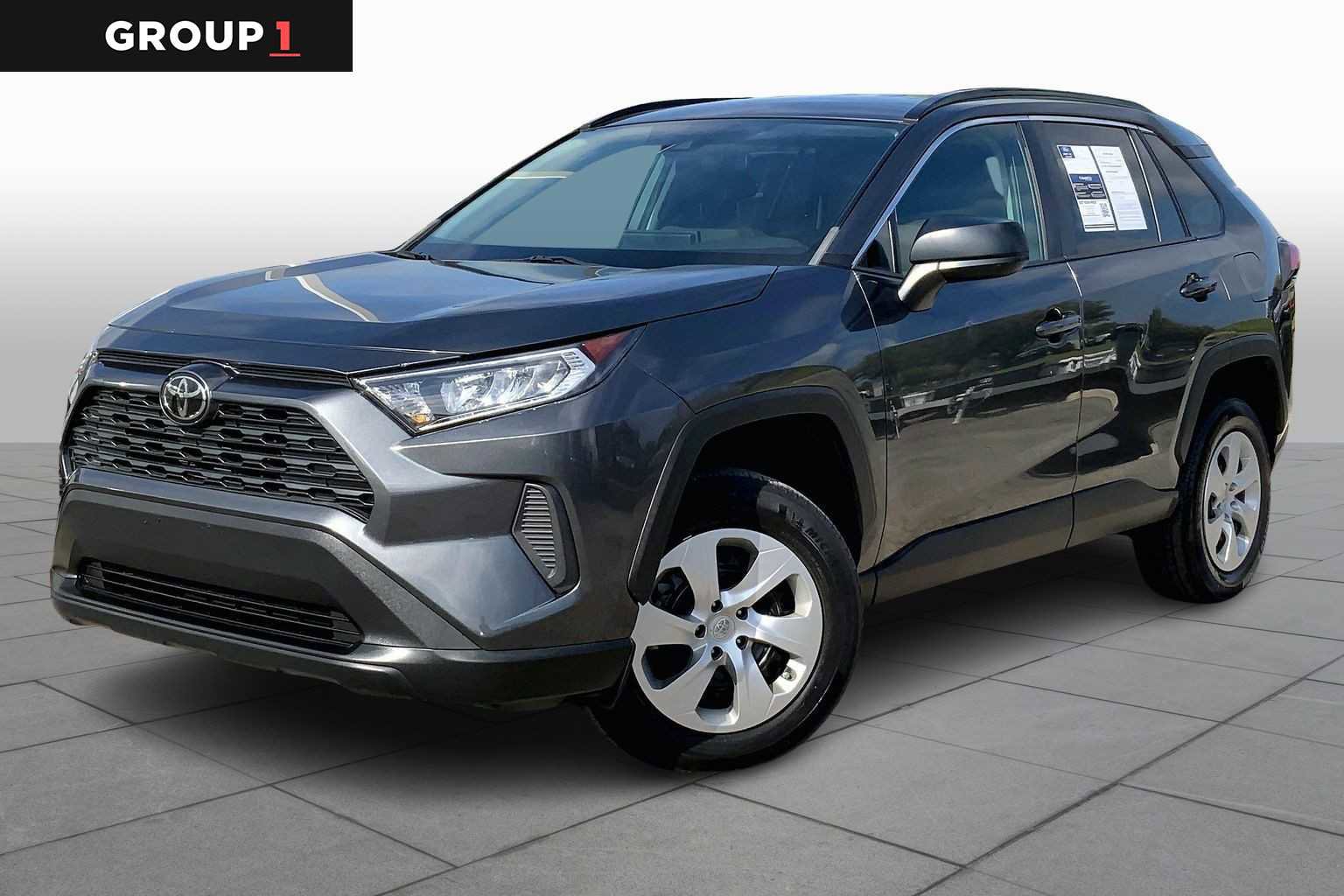 Used 2019 Toyota RAV4 LE image 1