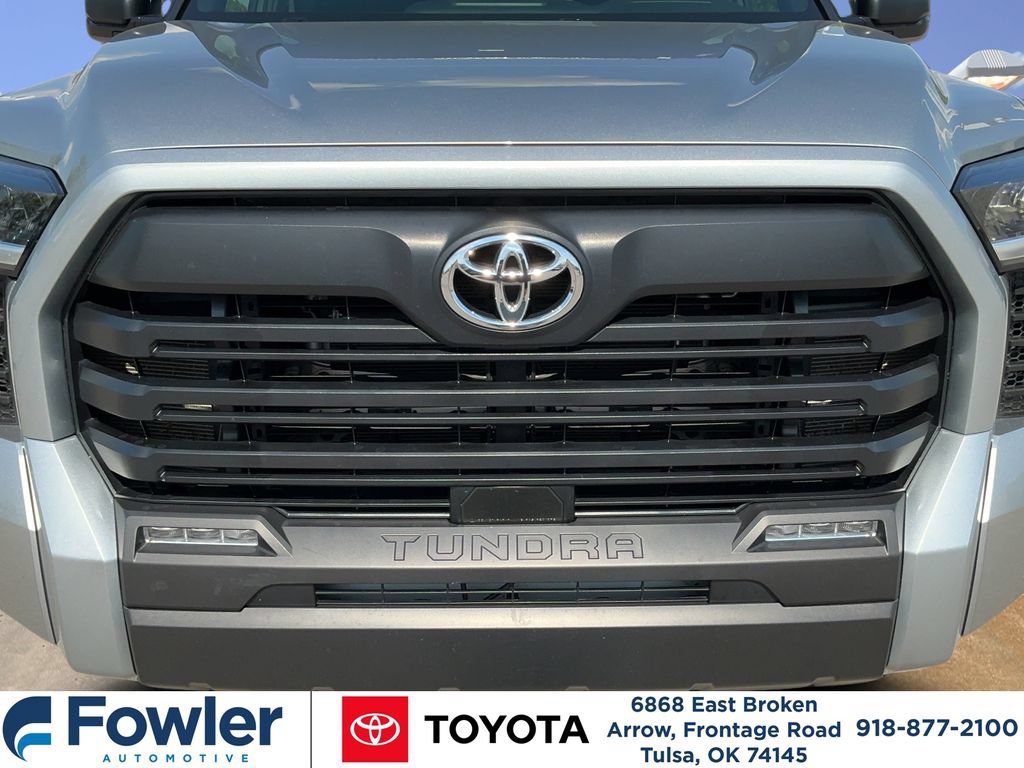 Certified 2025 Toyota Tundra SR5 w/ SR5 Premium Package AWD/4WD image 33