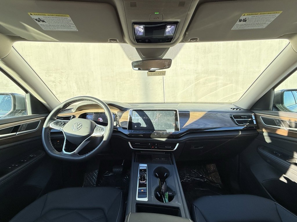 Used 2025 Volkswagen Atlas SE image 6