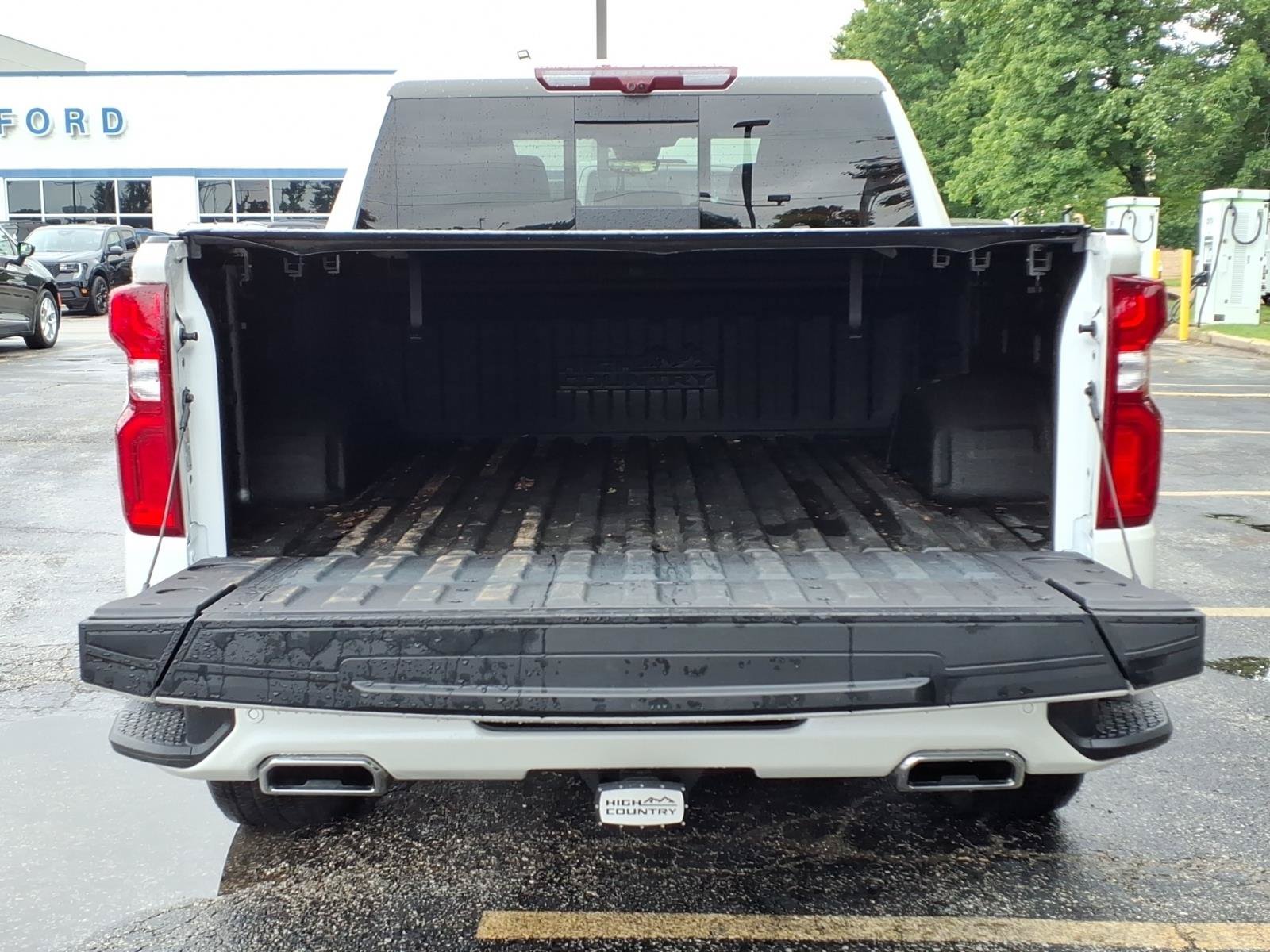 Used 2024 Chevrolet Silverado 1500 High Country w/ High Country Premium Package AWD/4WD image 29