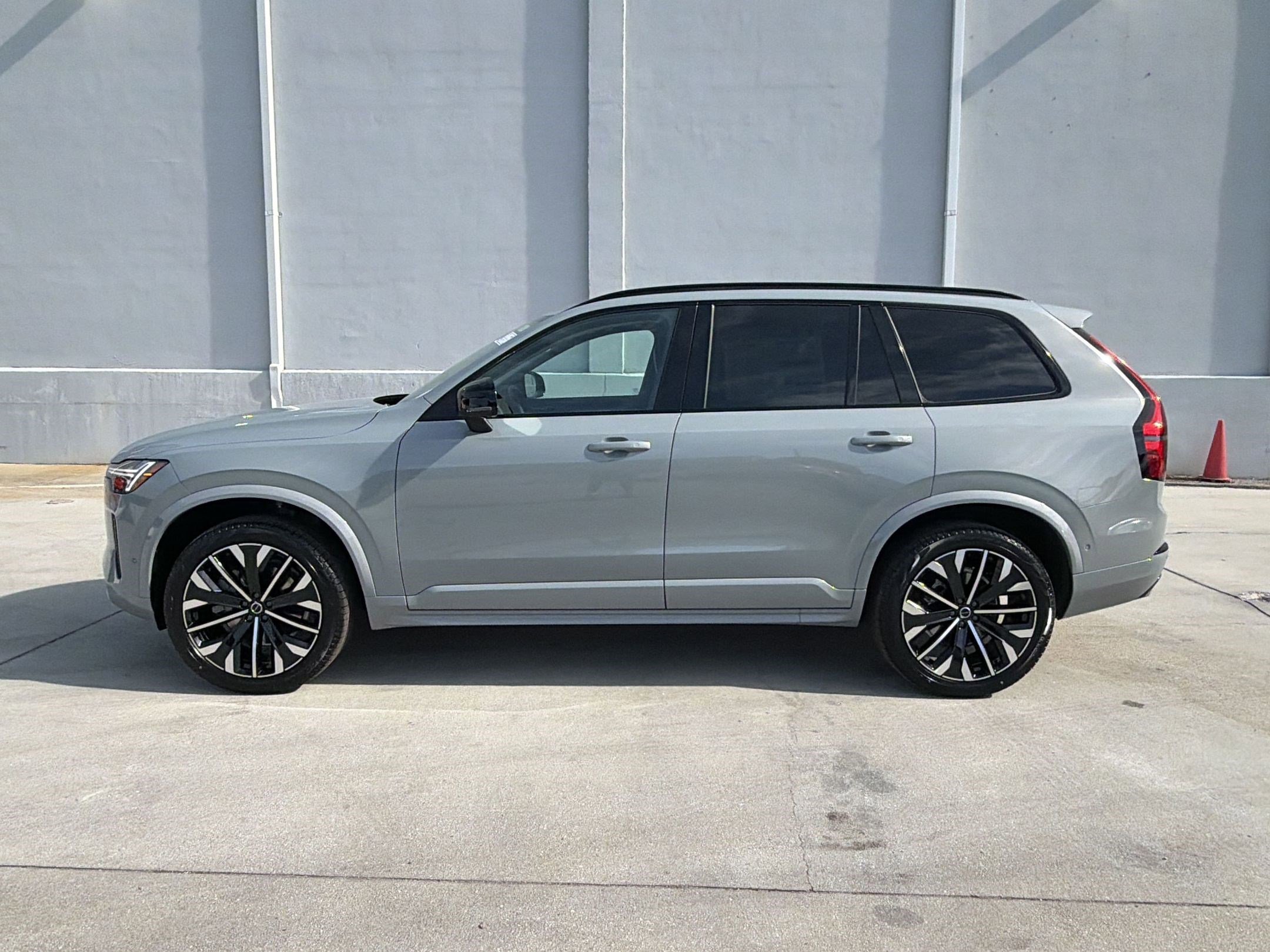 New 2026 Volvo XC90 B6 Ultra w/ Protection Package AWD/4WD video 2