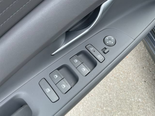 Used 2024 Hyundai Elantra SEL FWD image 21