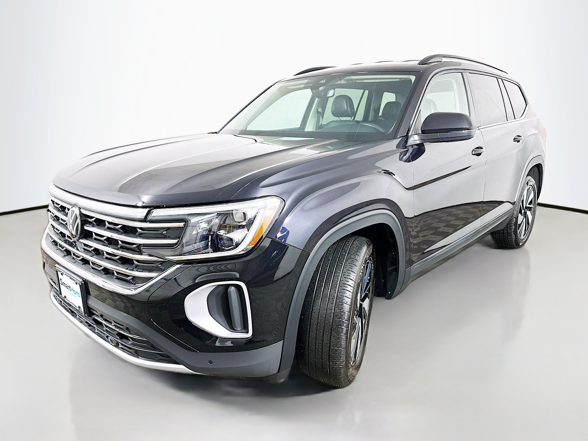 Used 2024 Volkswagen Atlas SE image 3