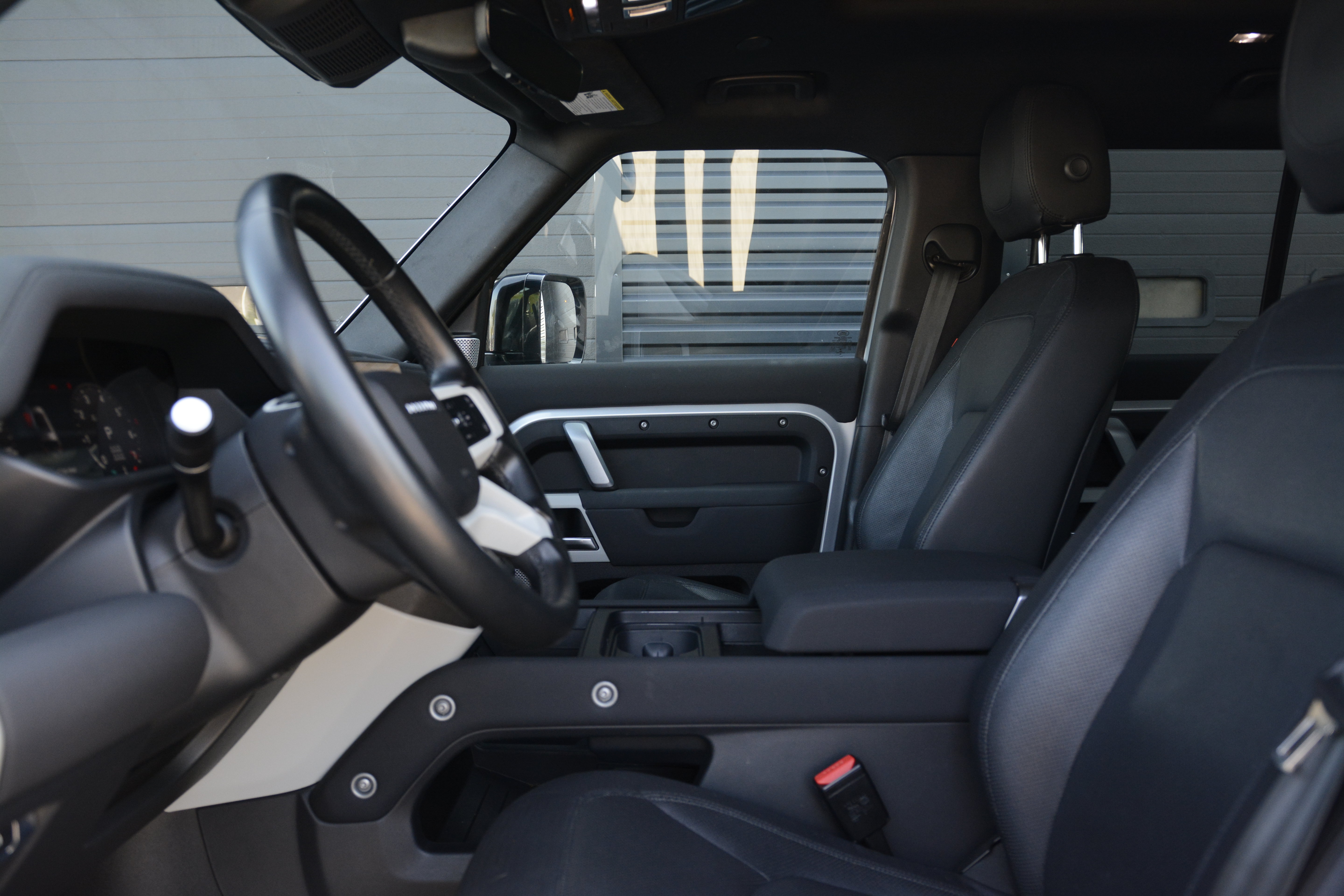 Certified 2023 Land Rover Defender 130 X-Dynamic SE AWD/4WD image 19