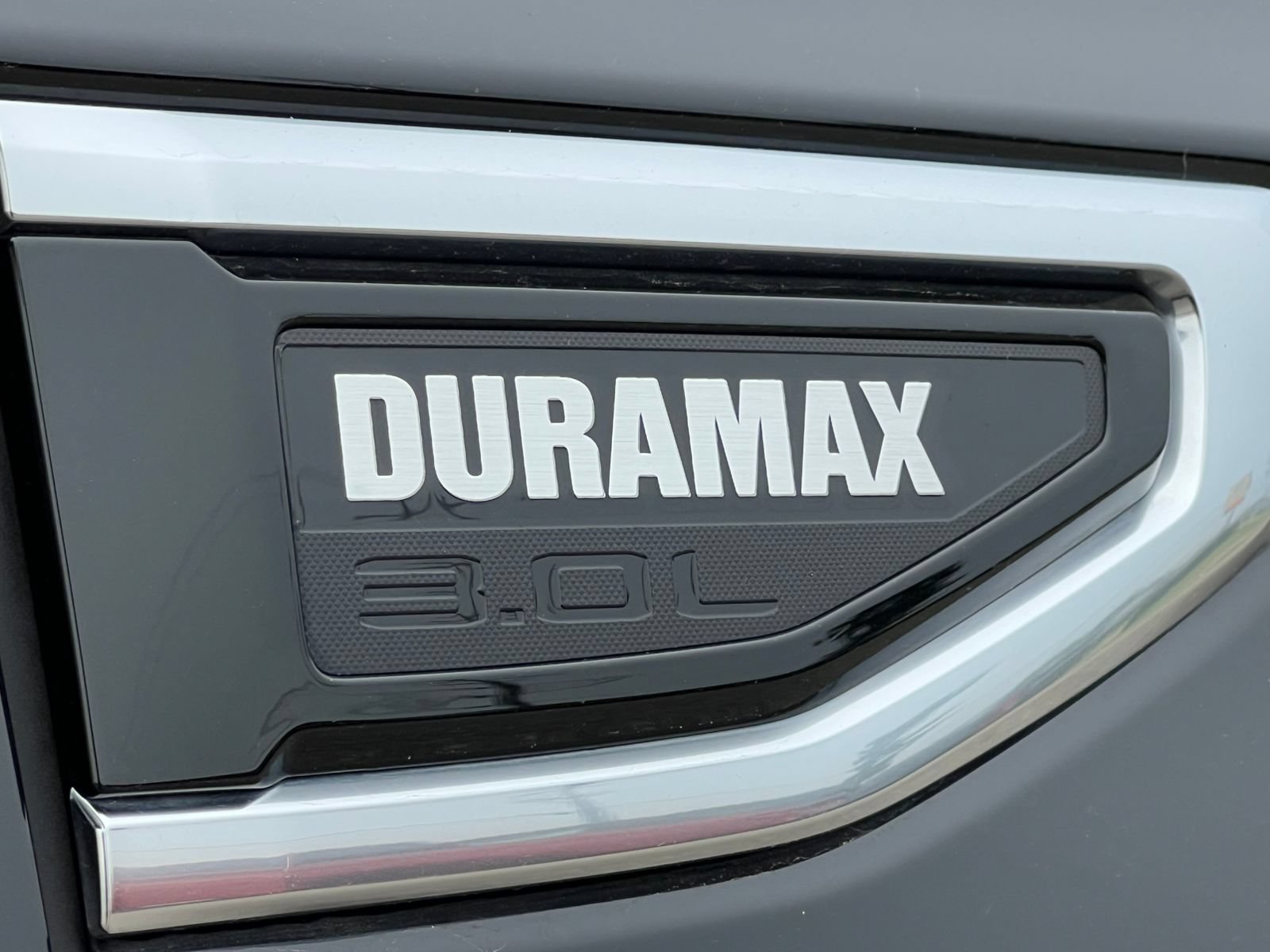 Used 2023 GMC Yukon XL Denali AWD/4WD image 2