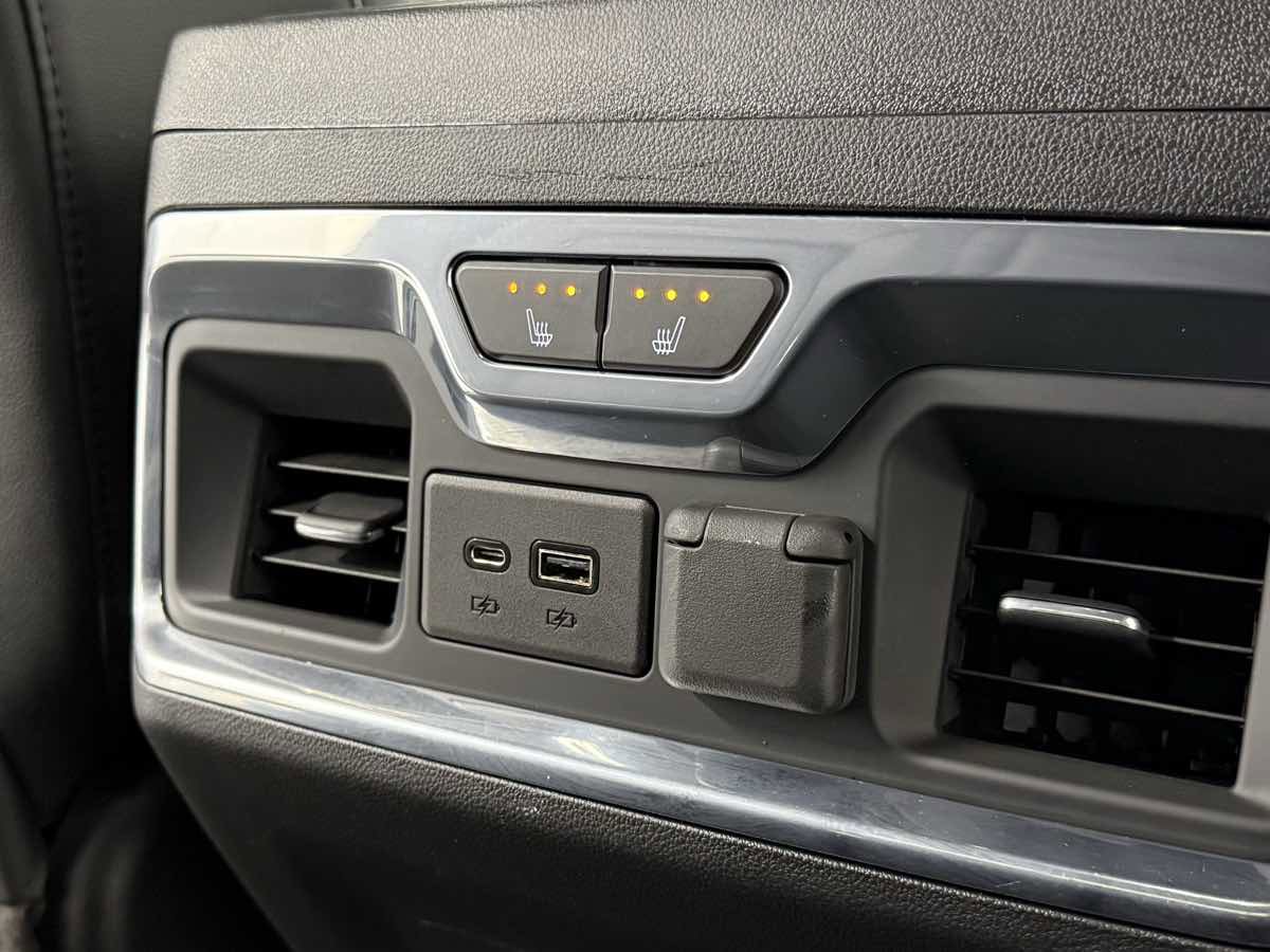 Used 2021 Chevrolet Silverado 1500 LTZ image 29