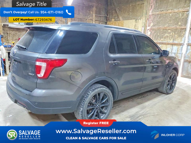 Used 2018 Ford Explorer XLT w/ Equipment Group 202A AWD/4WD image 4