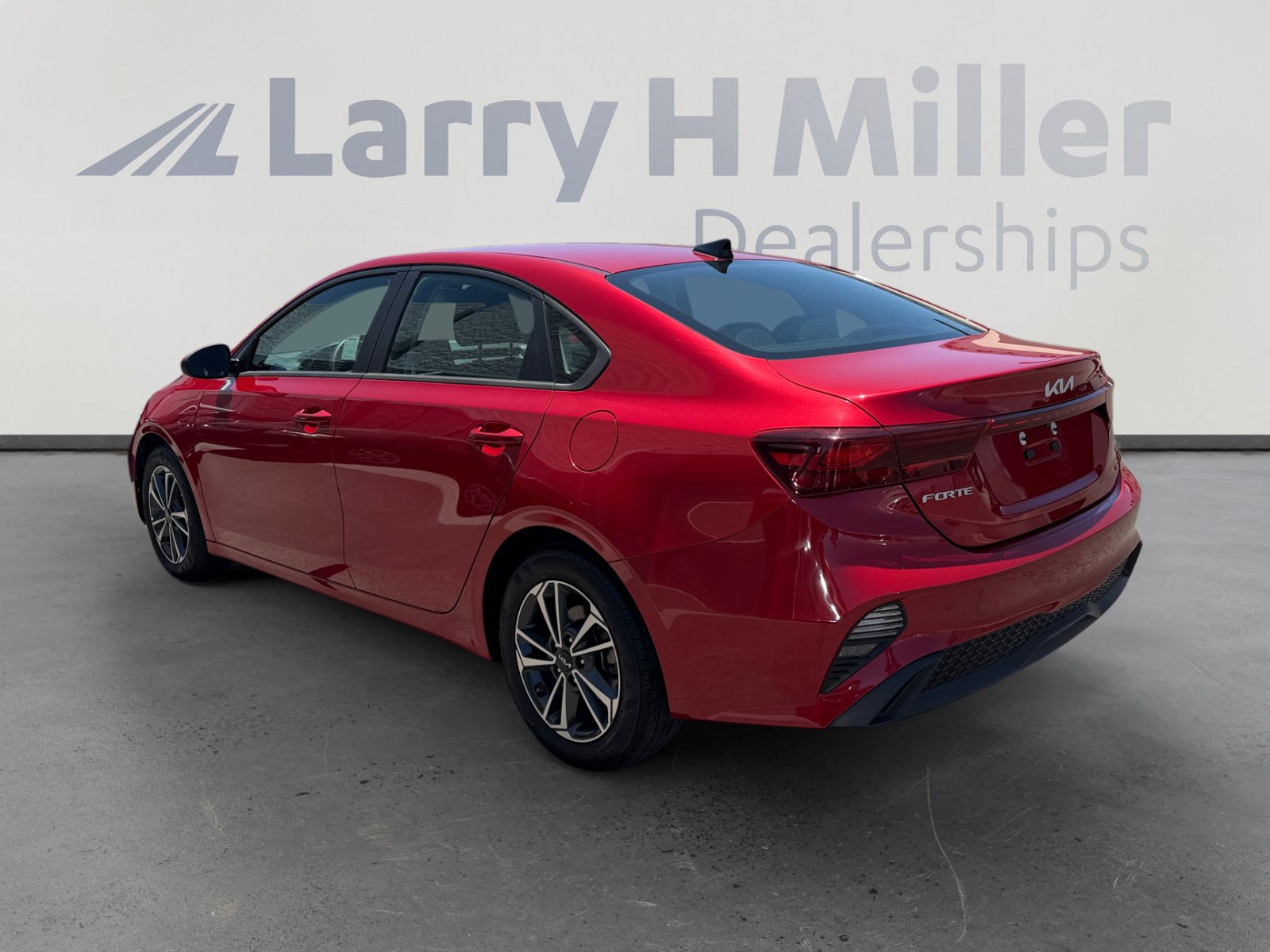 Used 2024 Kia Forte LXS FWD image 3