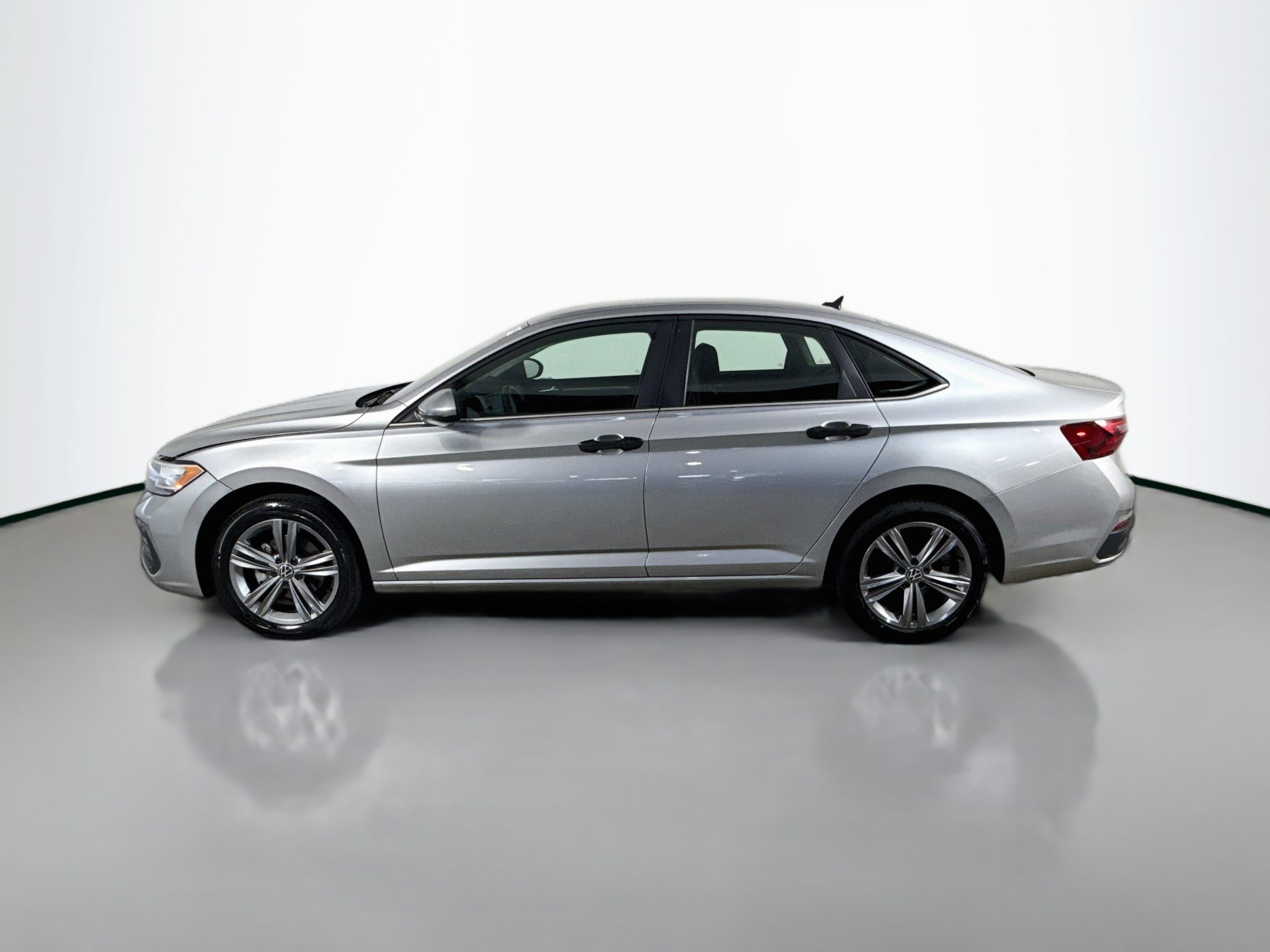 Used 2024 Volkswagen Jetta SE FWD image 6