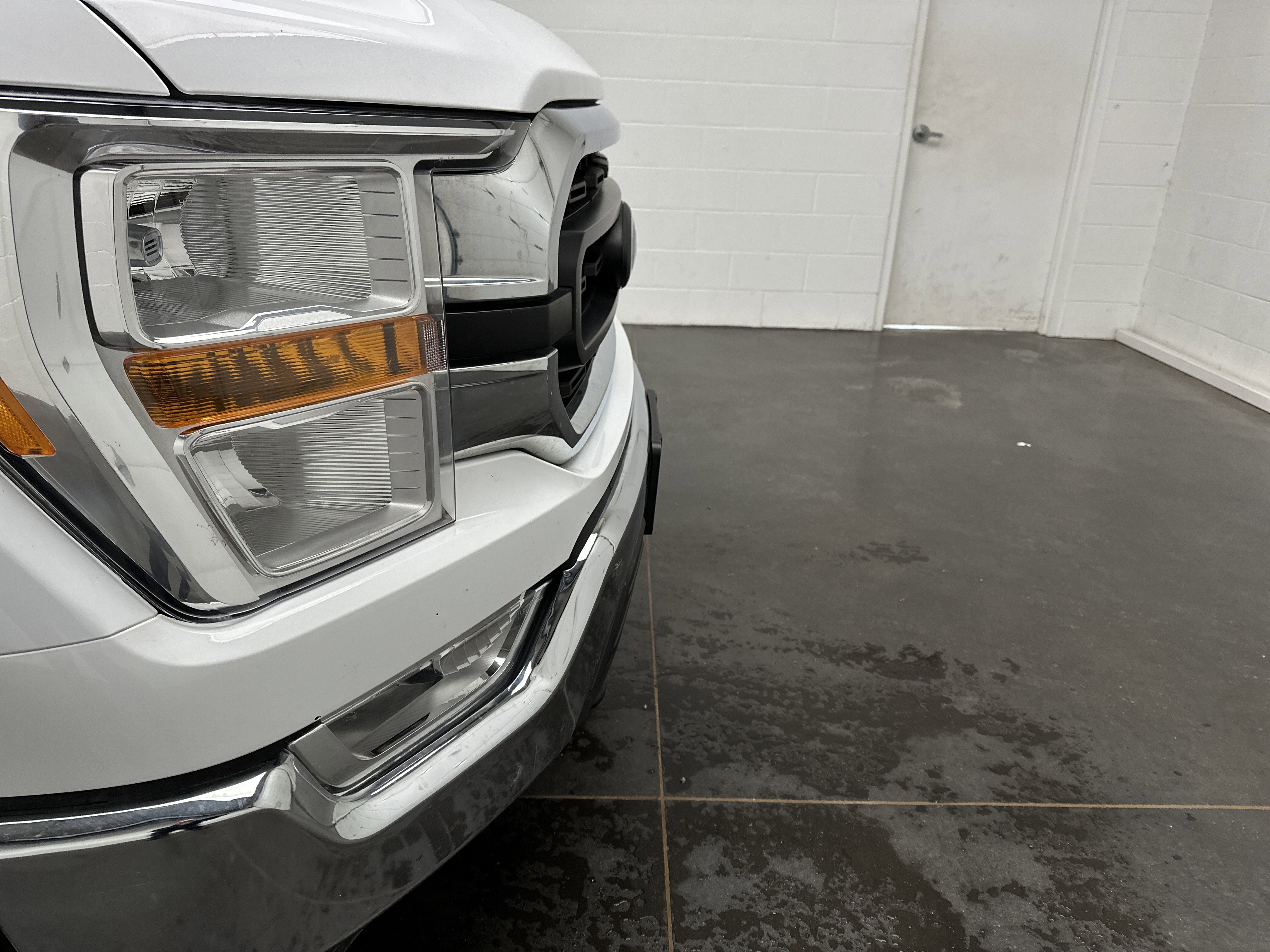 Used 2022 Ford F150 XLT image 2