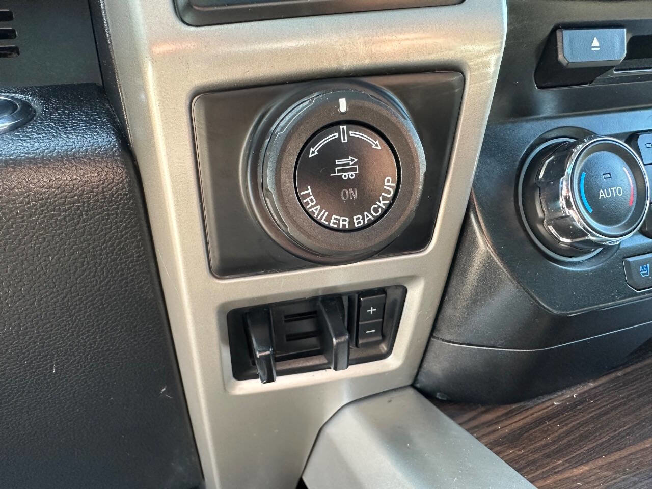 Used 2016 Ford F150 Lariat AWD/4WD image 31