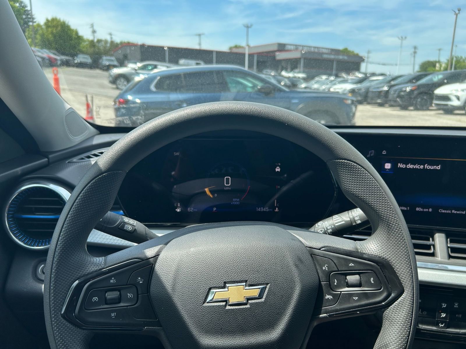 Used 2025 Chevrolet Trax LT FWD image 29