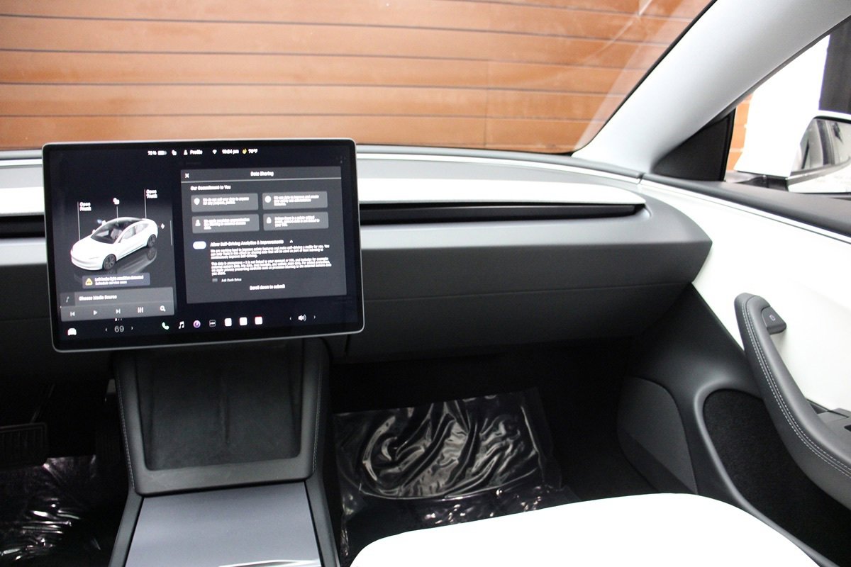 Used 2024 Tesla Model 3 Long Range RWD image 37