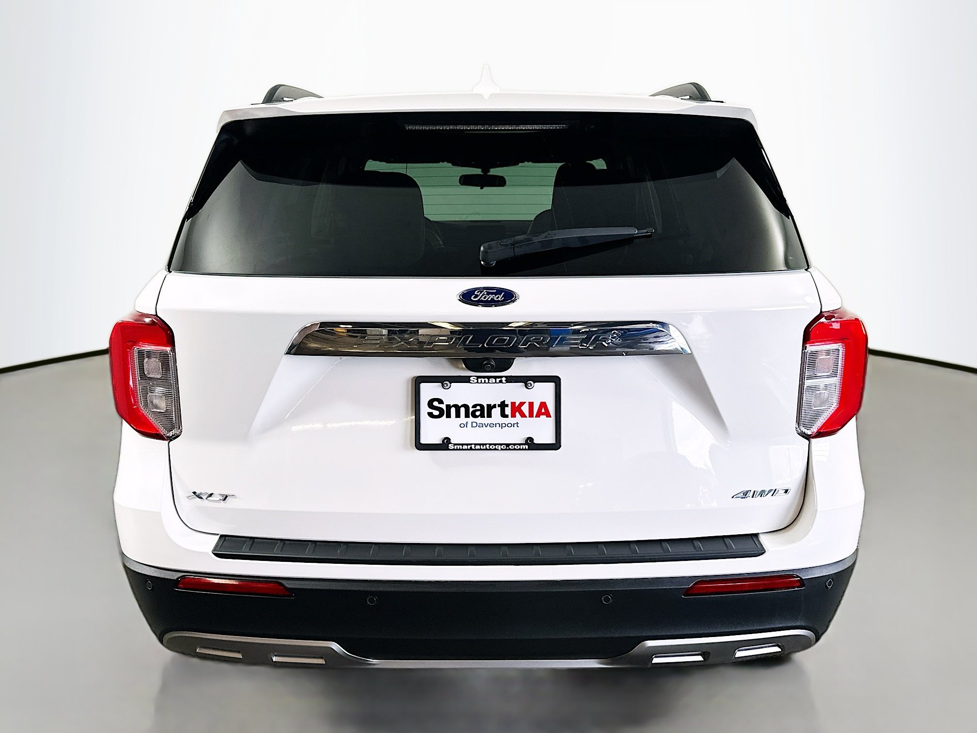 Used 2023 Ford Explorer XLT w/ Equipment Group 202A AWD/4WD image 6